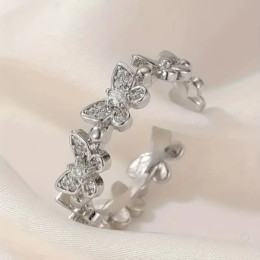 Flutterlight – Adjustable Butterfly Ring with Zirconia
