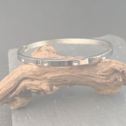 Solara – Minimalist Stainless Steel Bracelet with Zirconia