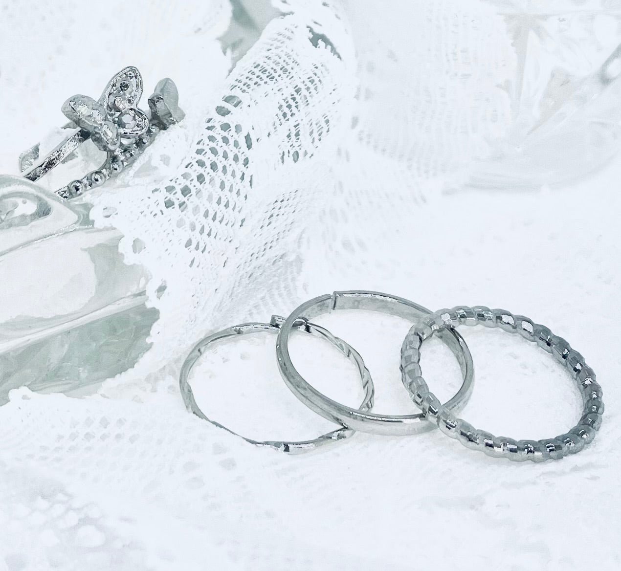 Set of butterfly twist rings - stylish and unique